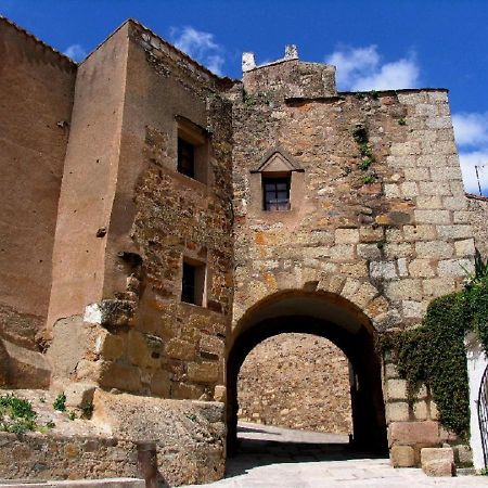 Apartamento Turistico Muralla De Caceres Luaran gambar