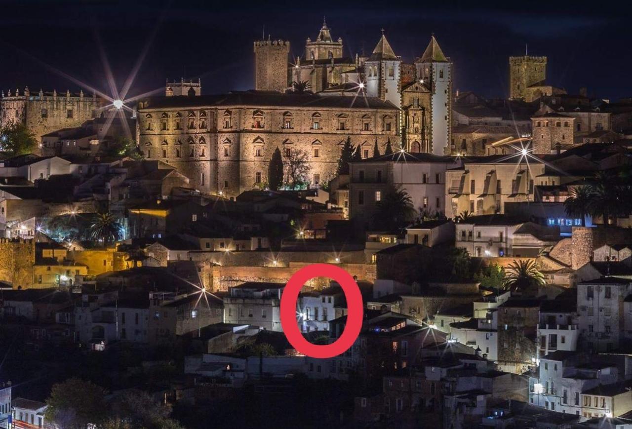 Apartamento Turistico Muralla De Caceres Luaran gambar